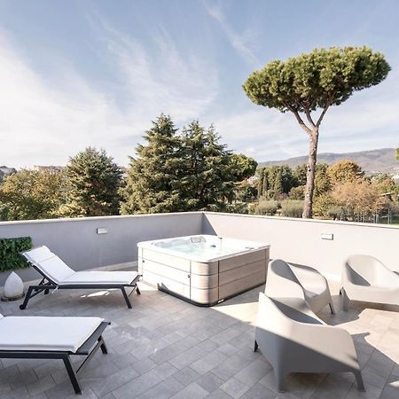 Luxury - Jacuzzi Apartments Near Rome Velletri Eksteriør billede