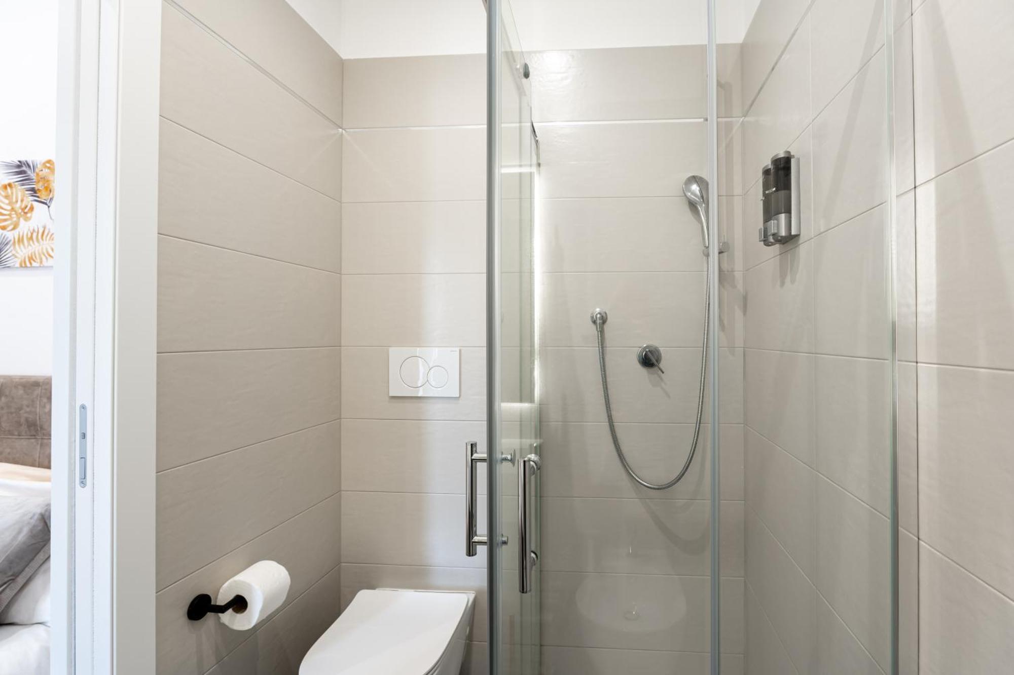 Luxury - Jacuzzi Apartments Near Rome Velletri Eksteriør billede